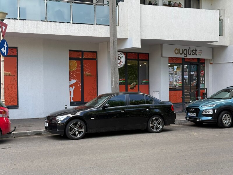 Tepes Voda nr. 66-72, spatiu comercial de vanzare.